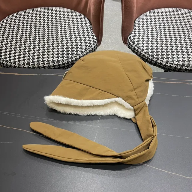 Moncler Beige White Fur-Lined Tie-Strap Beanie 10