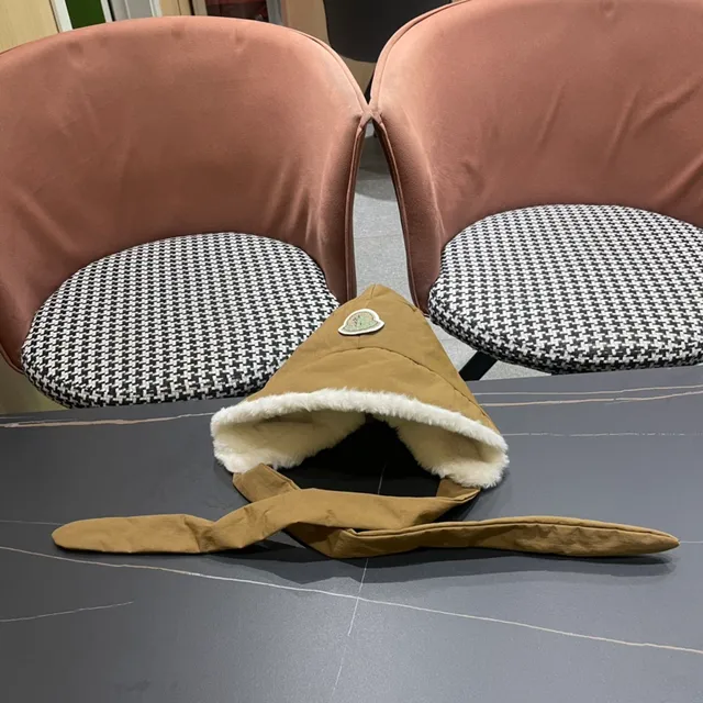 Moncler Beige White Fur-Lined Tie-Strap Beanie 11