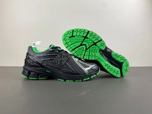 New Balance 1080 Black and Lime Green Chaussures de course 12