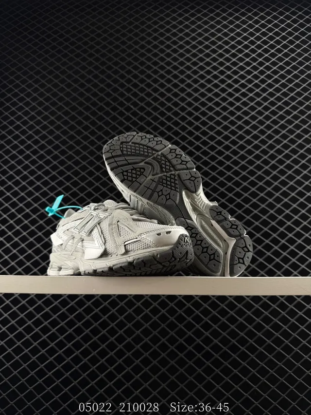 New Balance 2002R Chaussures chunky gris clair 4