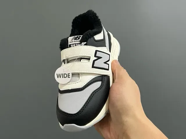 New Balance 327 Noir Blanc Velcro sangle fermeture moelleux doublé col lifestyle baskets 5