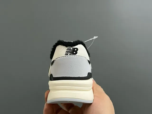 New Balance 327 Noir Blanc Velcro sangle fermeture moelleux doublé col lifestyle baskets 9