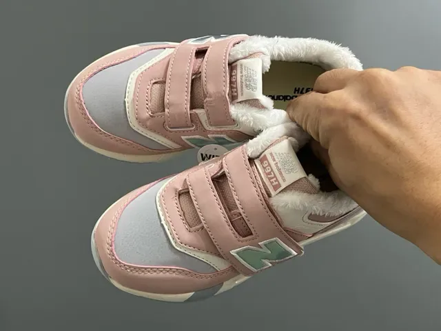 New Balance 327 Noir Blanc Velcro sangle fermeture moelleux doublé col lifestyle baskets 12