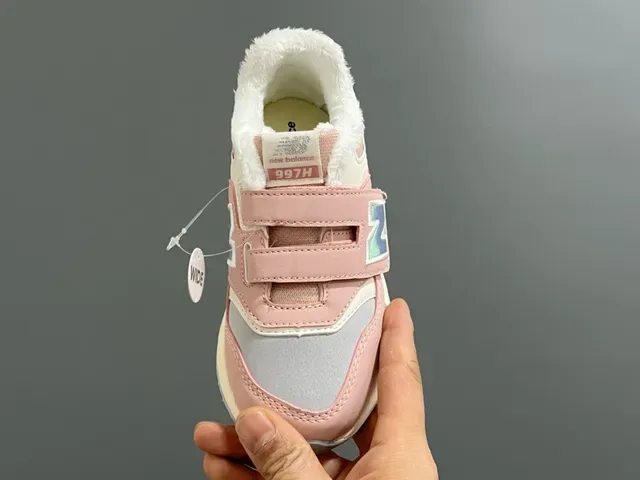 New Balance 327 Noir Blanc Velcro sangle fermeture moelleux doublé col lifestyle baskets 19