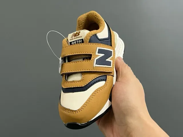 New Balance 327 Noir Blanc Velcro sangle fermeture moelleux doublé col lifestyle baskets 23