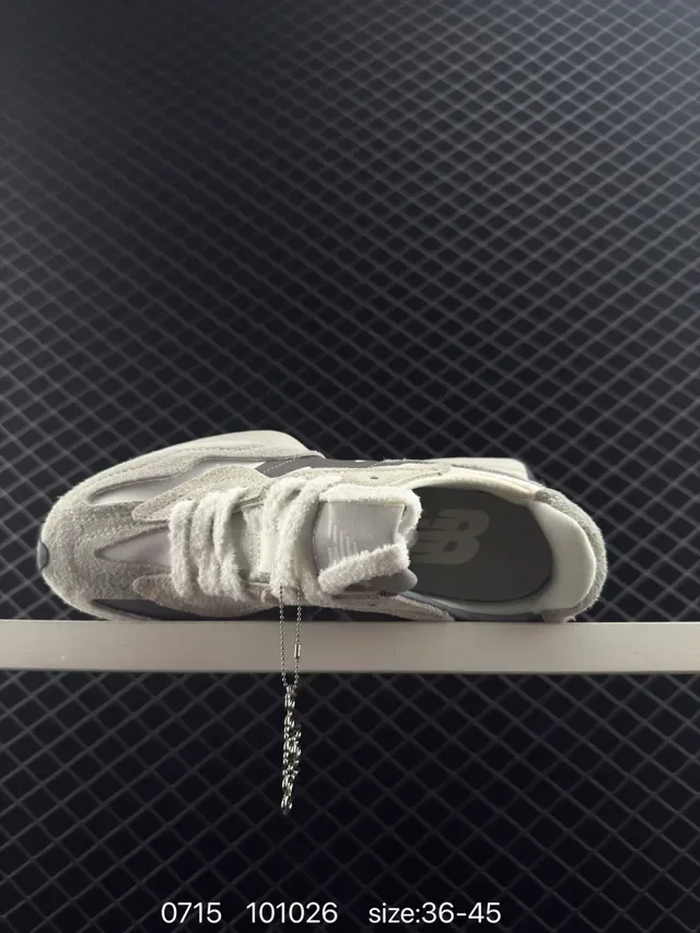 New Balance 327 Gris Suède et Synthétique Sneakers Lifestyle 6