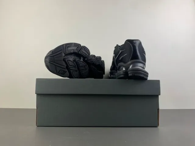 New Balance 9060 Tênis Lifestyle Preto Monocromo 16