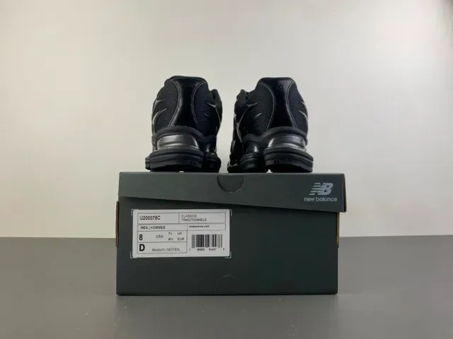 New Balance 9060 Tênis Lifestyle Preto Monocromo 17