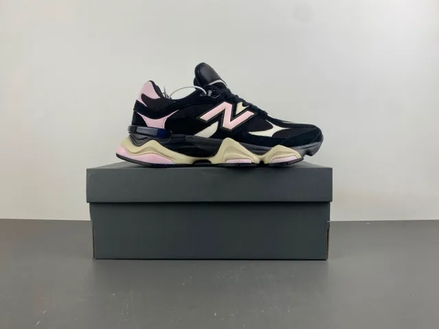 New Balance 9060 حذاء كونكي أسود وردي كريمي 13