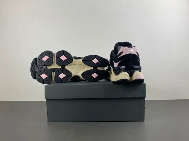 New Balance 9060 حذاء كونكي أسود وردي كريمي 14