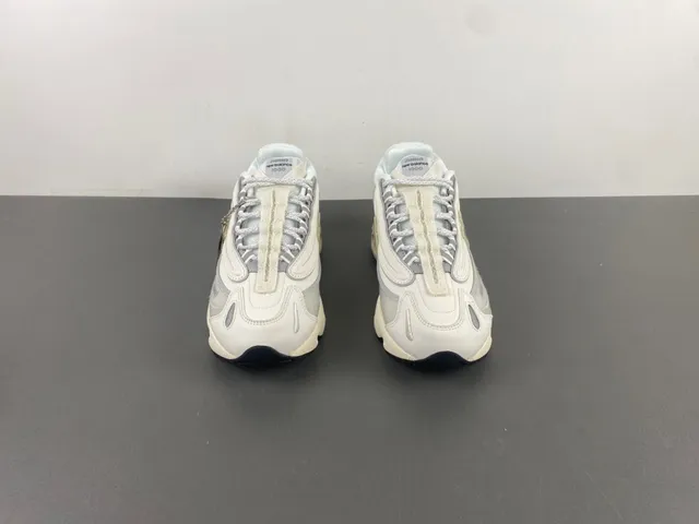 New Balance 9060 Off-White et gris sneakers chunky 11