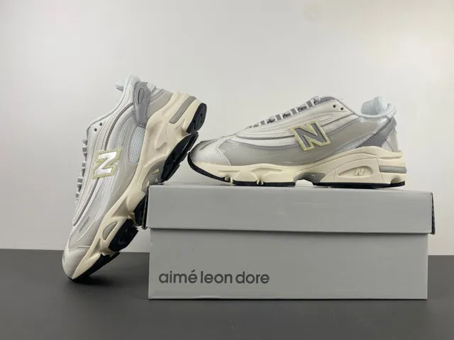 New Balance 9060 Off-White et gris sneakers chunky 14