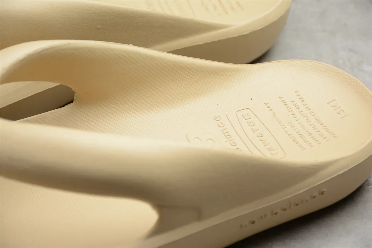 New Balance Beige Construction Monobloc Moldée Minimaliste Sangle Thong Sandales 4