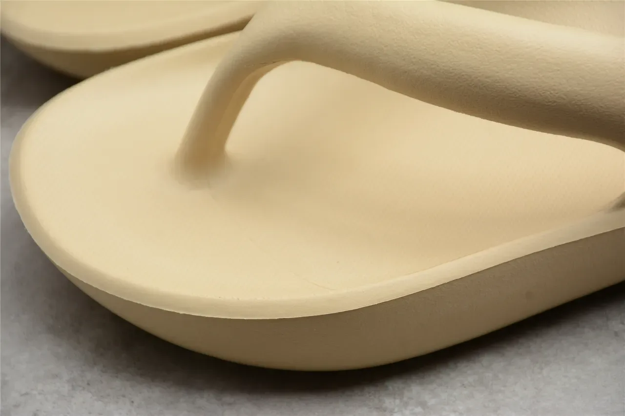 New Balance Beige Construction Monobloc Moldée Minimaliste Sangle Thong Sandales 5