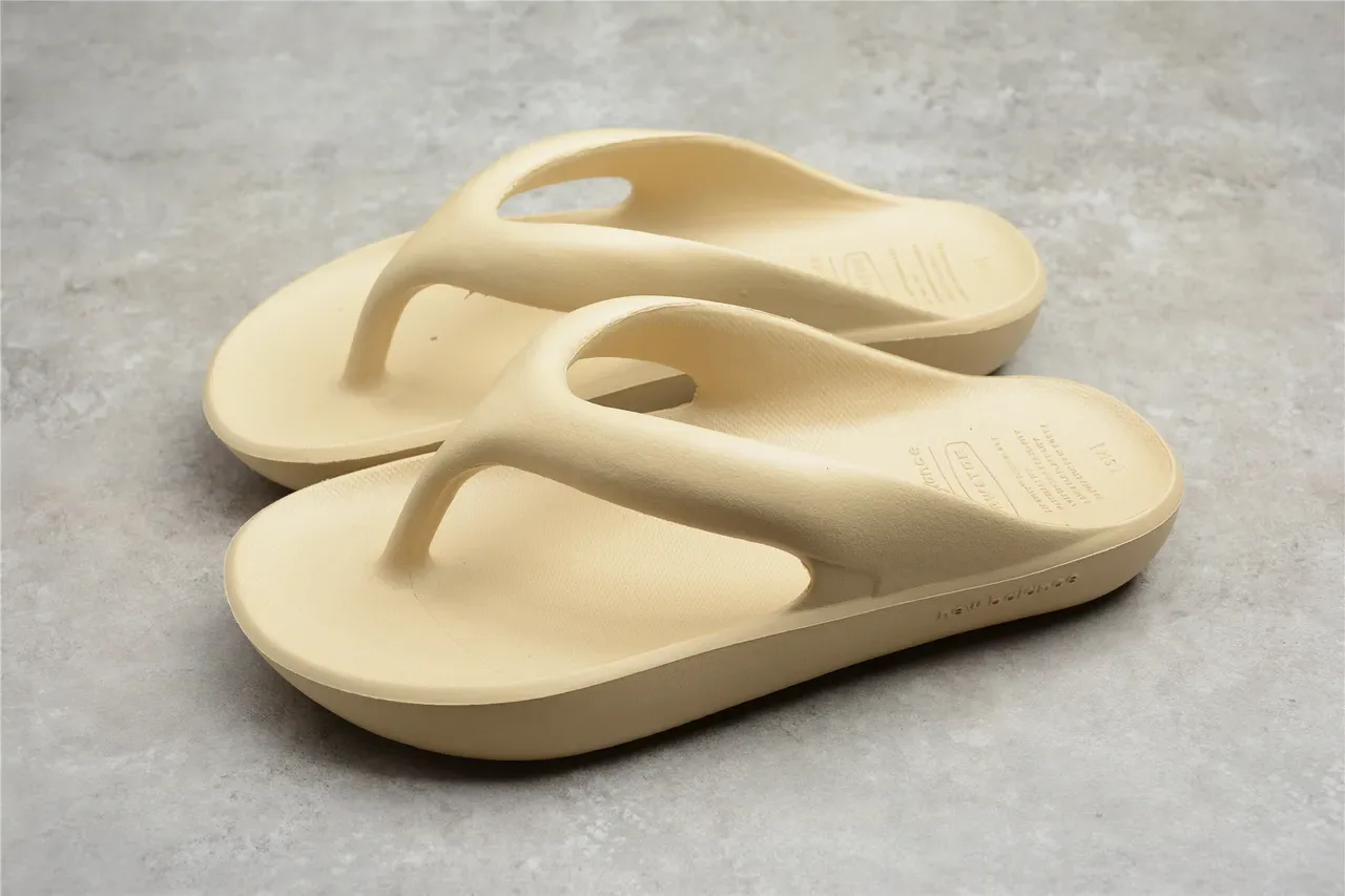 New Balance Beige Construction Monobloc Moldée Minimaliste Sangle Thong Sandales 6