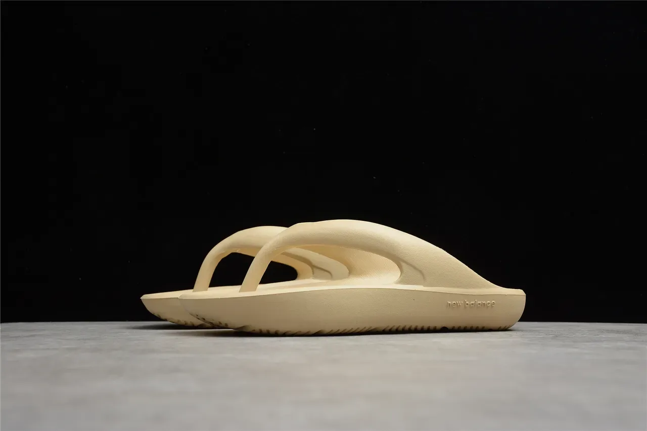 New Balance Beige Construction Monobloc Moldée Minimaliste Sangle Thong Sandales 11
