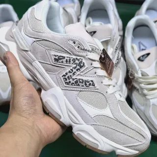 New Balance Beige White Silhouette Leopard-Print 'N' Logo Chunky Sneakers