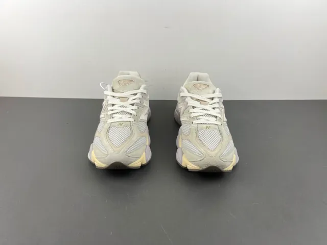 New Balance Beige Jaune Haut Malla Layered Et Suédé Oversized Cousu 'N' Logo Chaussures Chunky 11