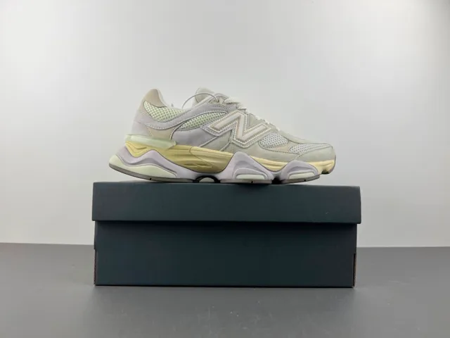 New Balance Beige Jaune Haut Malla Layered Et Suédé Oversized Cousu 'N' Logo Chaussures Chunky 15