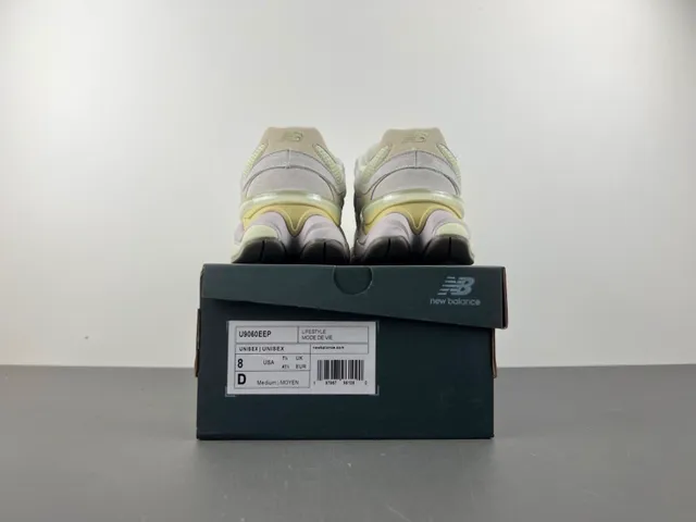 New Balance Beige Jaune Haut Malla Layered Et Suédé Oversized Cousu 'N' Logo Chaussures Chunky 17