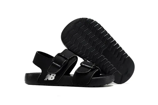 New Balance Black Beige Deux brides ajustables boucle sandales casual 21