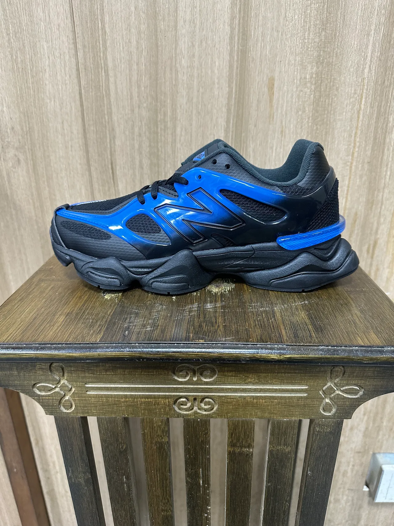 New Balance Noir Bleu Semelle Multicouche Maille Et Construction Synthétique Recouvrement Chaussures Chunky 3