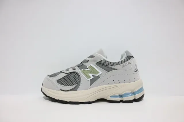 New Balance أسود رمادي silhouette سميك شبكة وتغطية اصطناعية أحذية رياضية للأسلوب الحياتي 2