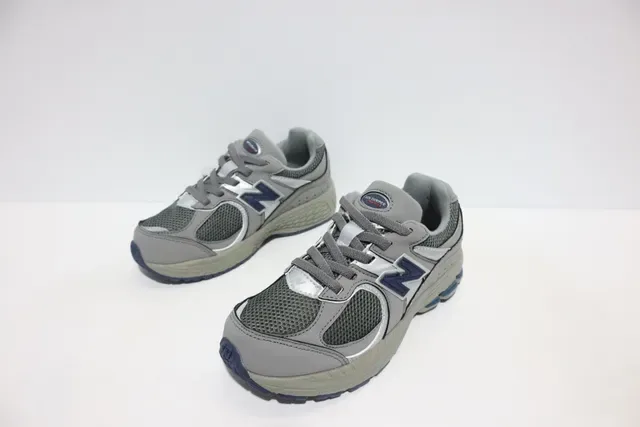 New Balance أسود رمادي silhouette سميك شبكة وتغطية اصطناعية أحذية رياضية للأسلوب الحياتي 22