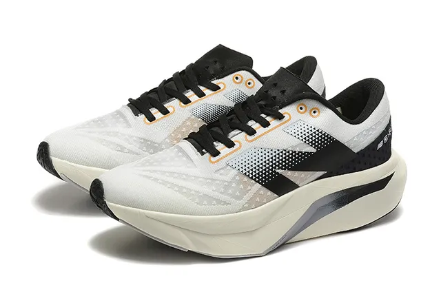 New Balance FuelCell Elite Blanc Noir Maille Engineered Médiomelle Rockered Carbon-Infused Chaussures de course 3