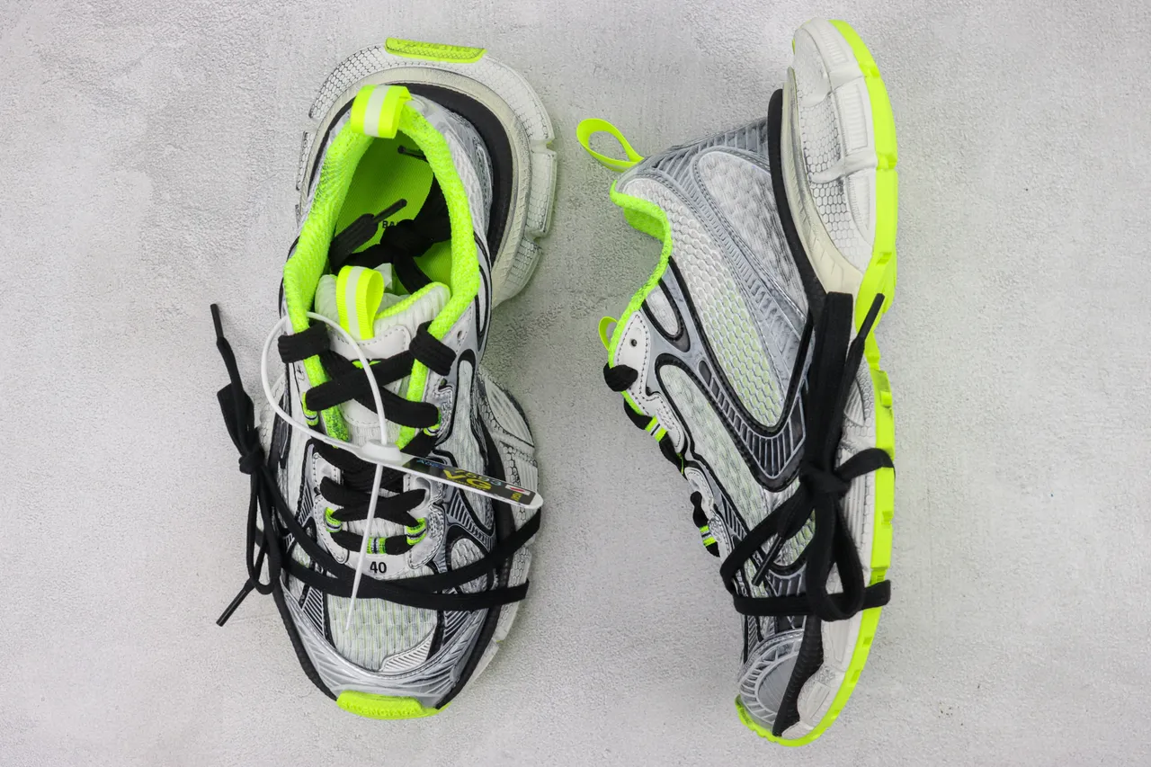 New Balance Gris Jaune, Semelle Sculptée, Maille et Construction Synthétique Chunky Sneakers 3