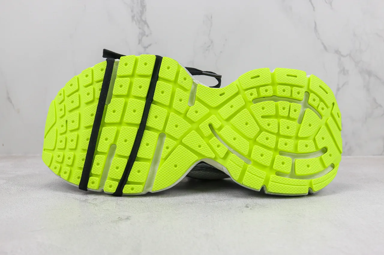 New Balance Gris Jaune, Semelle Sculptée, Maille et Construction Synthétique Chunky Sneakers 8