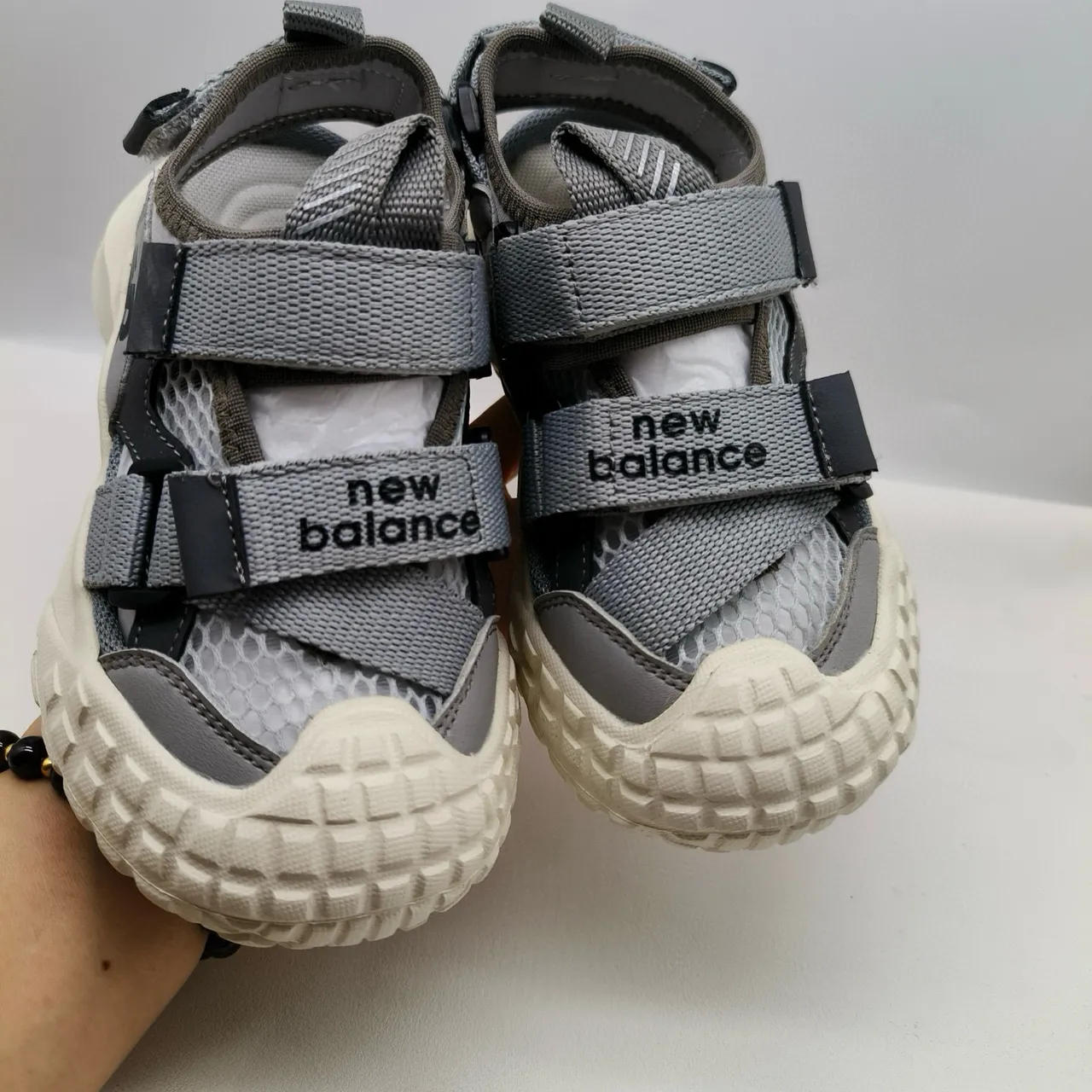 New Balance صندل أطفال مغامرة أسود كريمي صندل كاجوال 5