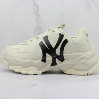 New Era Chunky Runner Beige Black Sole Oversized Team Logo Chunky Sneakers