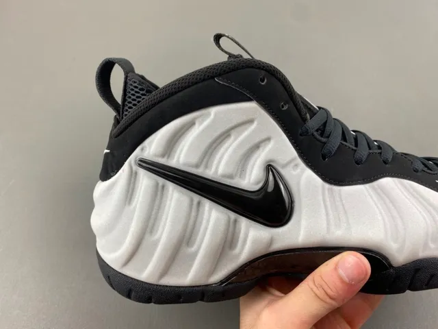 Nike Air Foamposite One White Black Lifestyle Sneakers 3