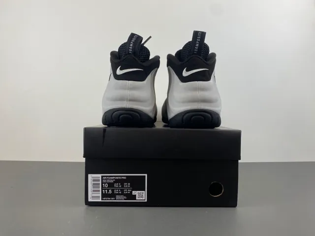Nike Air Foamposite One White Black Lifestyle Sneakers 18