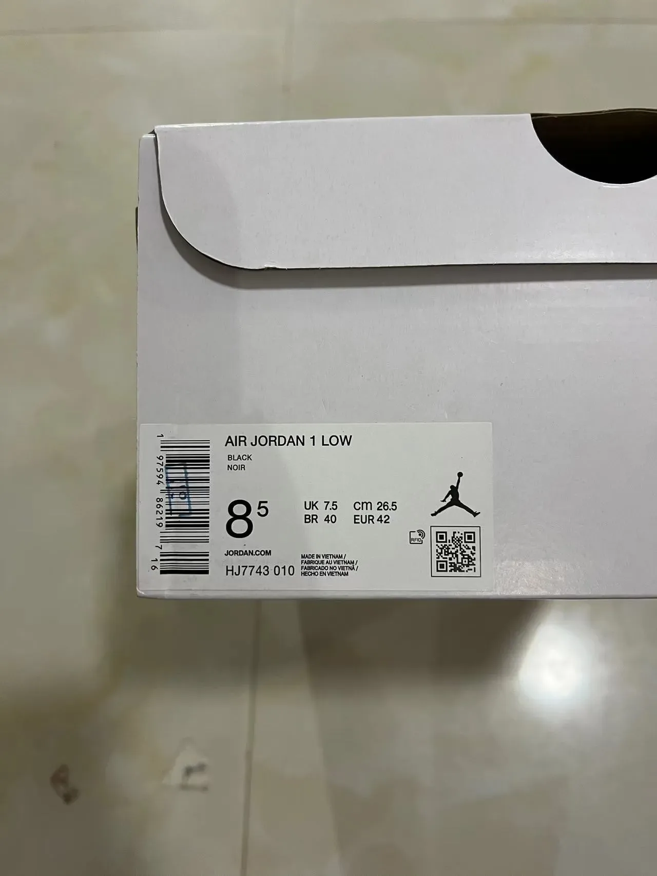 Nike Air Jordan 1 黑色漆皮篮球鞋 10