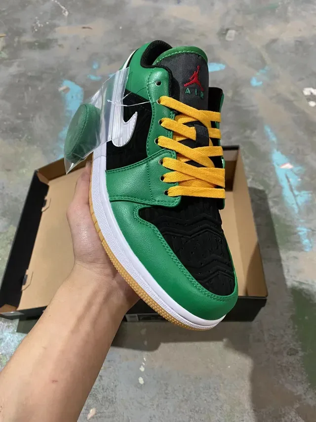 Nike Air Jordan 1 Low Green Black White Gum Lifestyle Sneakers 2