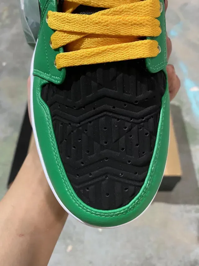 Nike Air Jordan 1 Low Green Black White Gum Lifestyle Sneakers 3