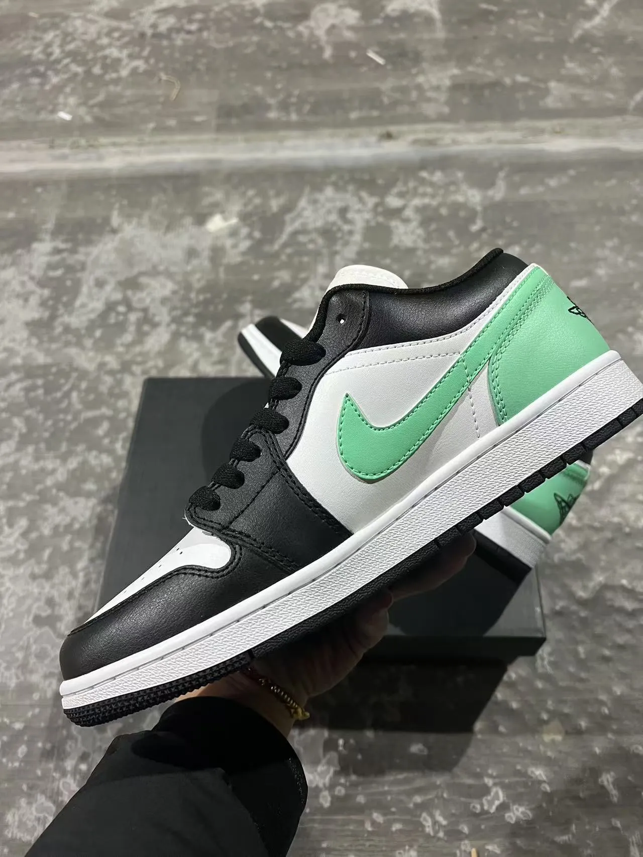 Nike Air Jordan 1 Low Mint Green Black White Lifestyle Sneakers 5