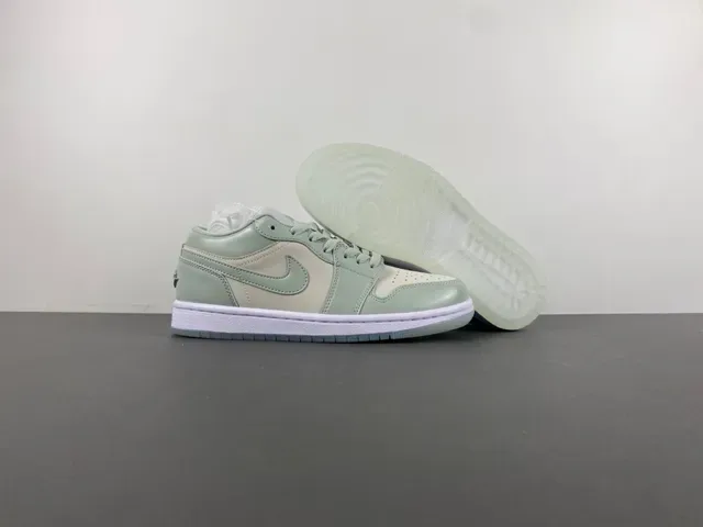 Nike Air Jordan 1 Low Mint Green Chaussures Lifestyle 12