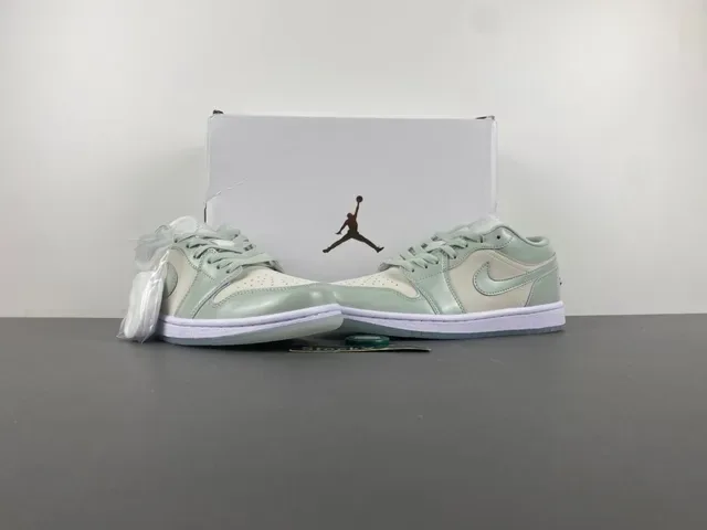 Nike Air Jordan 1 Low Mint Green Chaussures Lifestyle 13