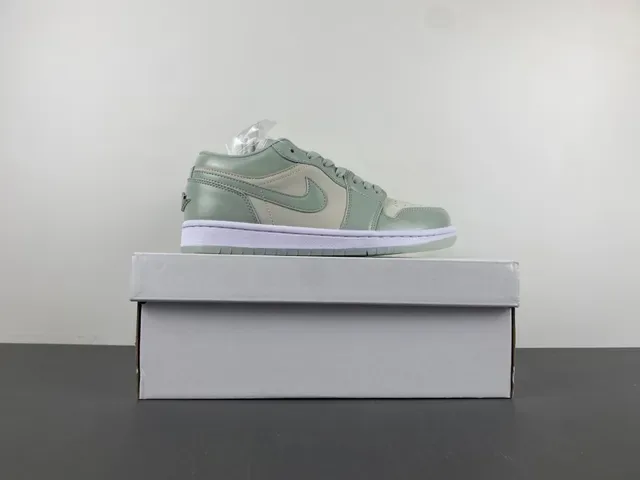 Nike Air Jordan 1 Low Mint Green Chaussures Lifestyle 15