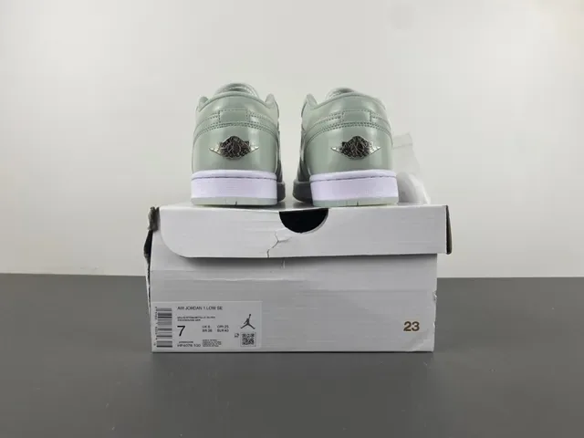 Nike Air Jordan 1 Low Mint Green Chaussures Lifestyle 17