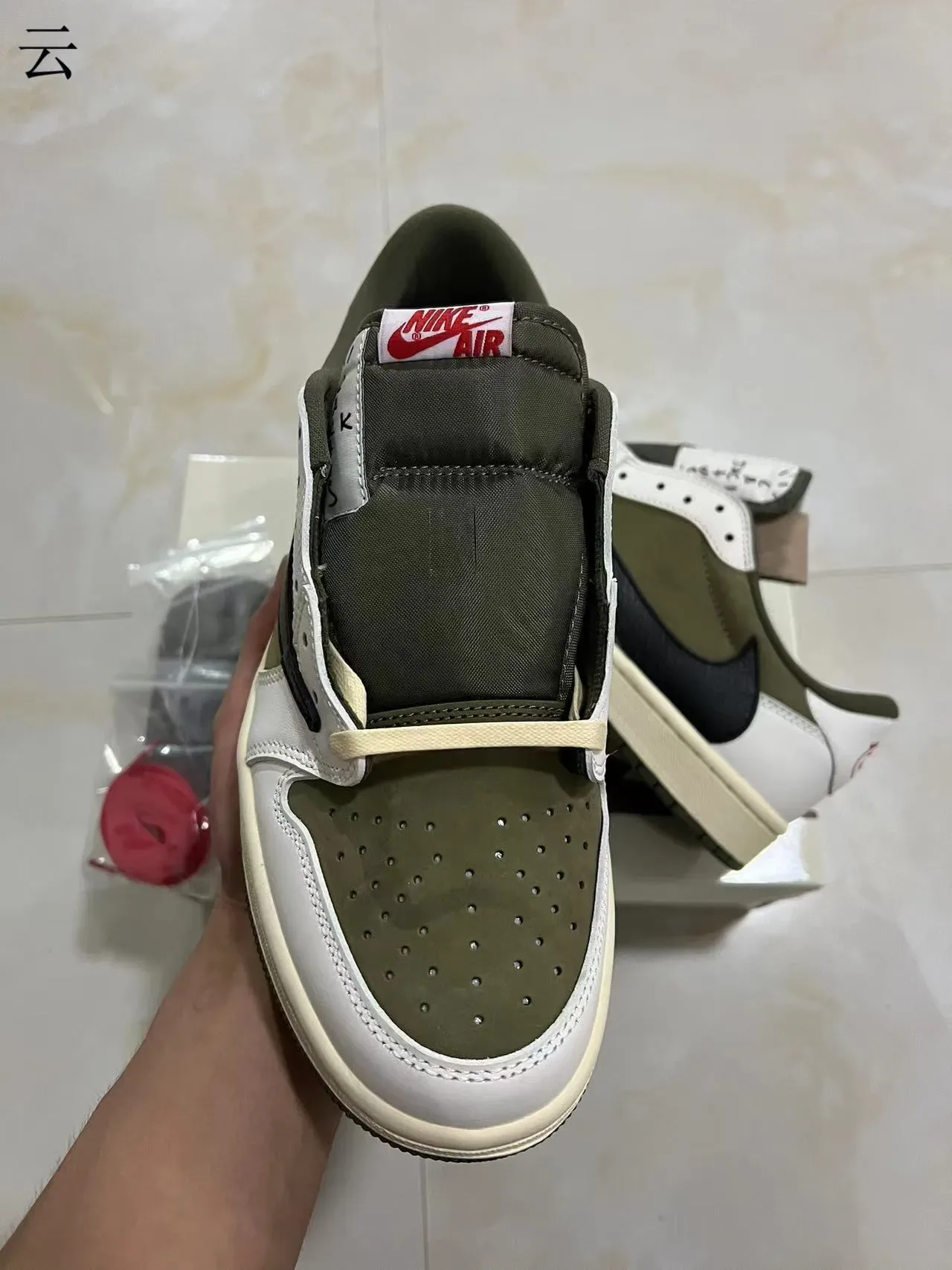 Nike Air Jordan 1 Low Vert Olive Blanc Noir Chaussures Lifestyle 2