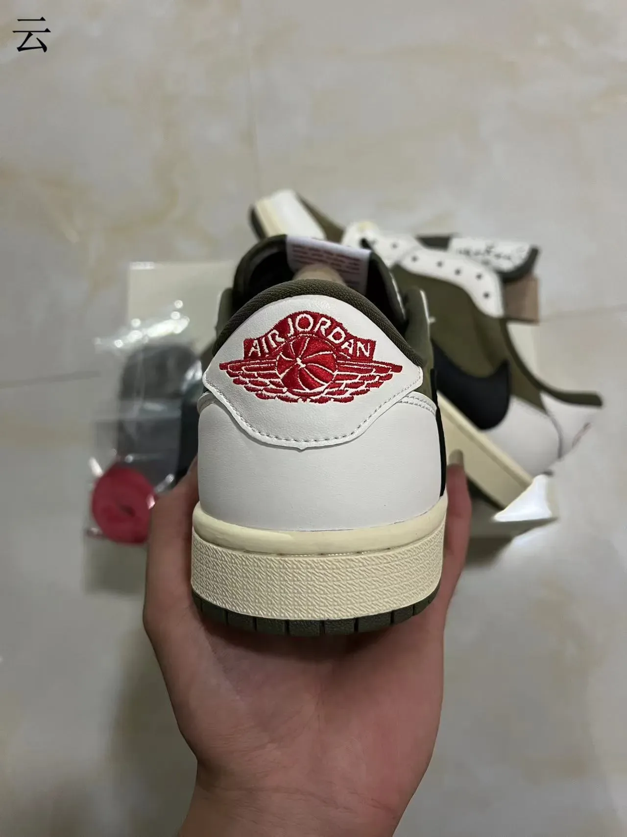 Nike Air Jordan 1 Low Vert Olive Blanc Noir Chaussures Lifestyle 9