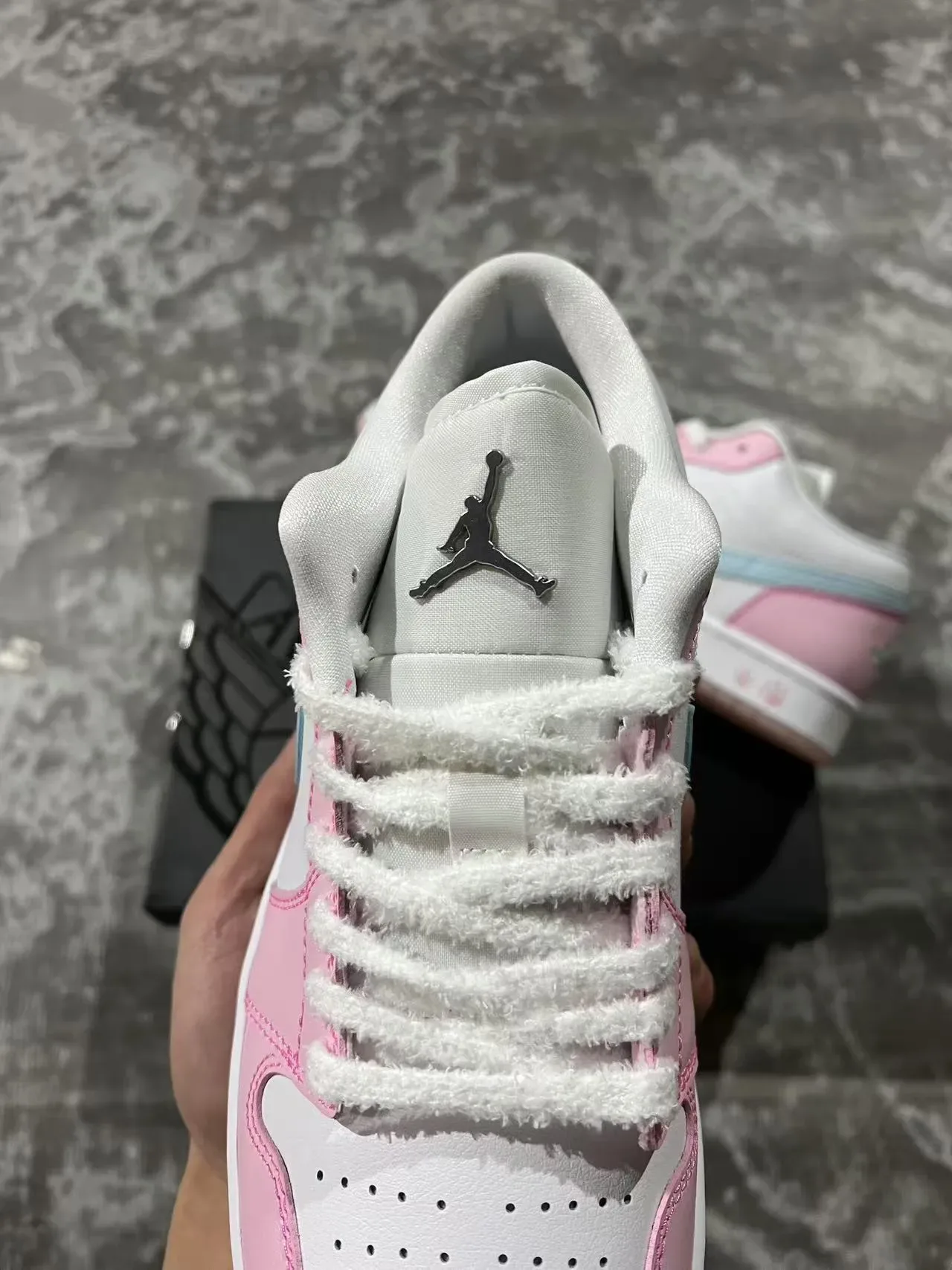 Nike Air Jordan 1 Low Chaussures Lifestyle Rose et Bleu Clair 4