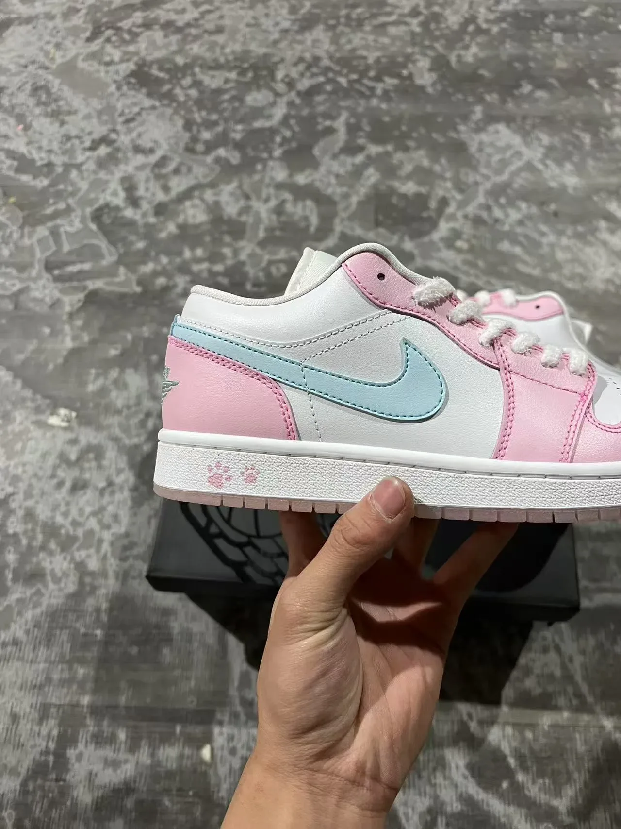 Nike Air Jordan 1 Low Chaussures Lifestyle Rose et Bleu Clair 7
