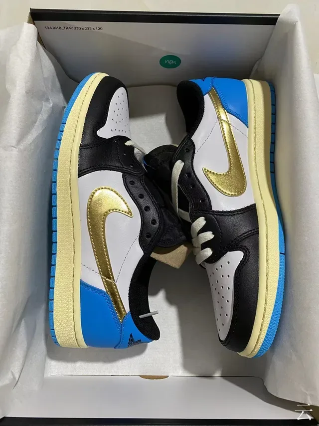Nike Air Jordan 1 Low Blanc Noir Bleu Royal Or Sneakers Lifestyle 6