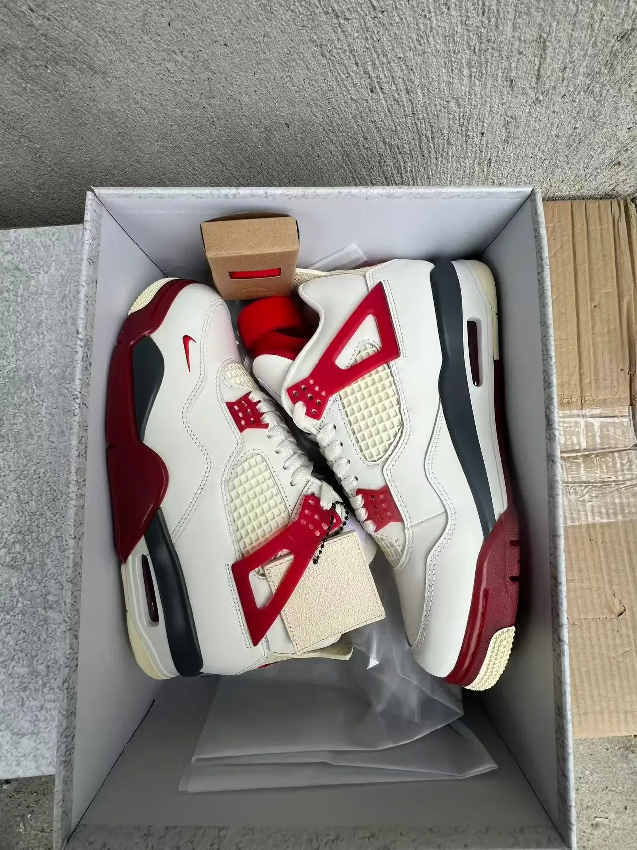 Nike Air Jordan 4 Blanc et Rouge Chaussures de basket 8