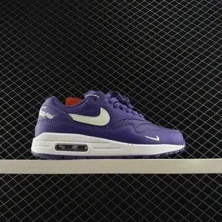 Nike Air Max 1 बैंगनी और सफेद लाइफस्टाइल स्नीकर
